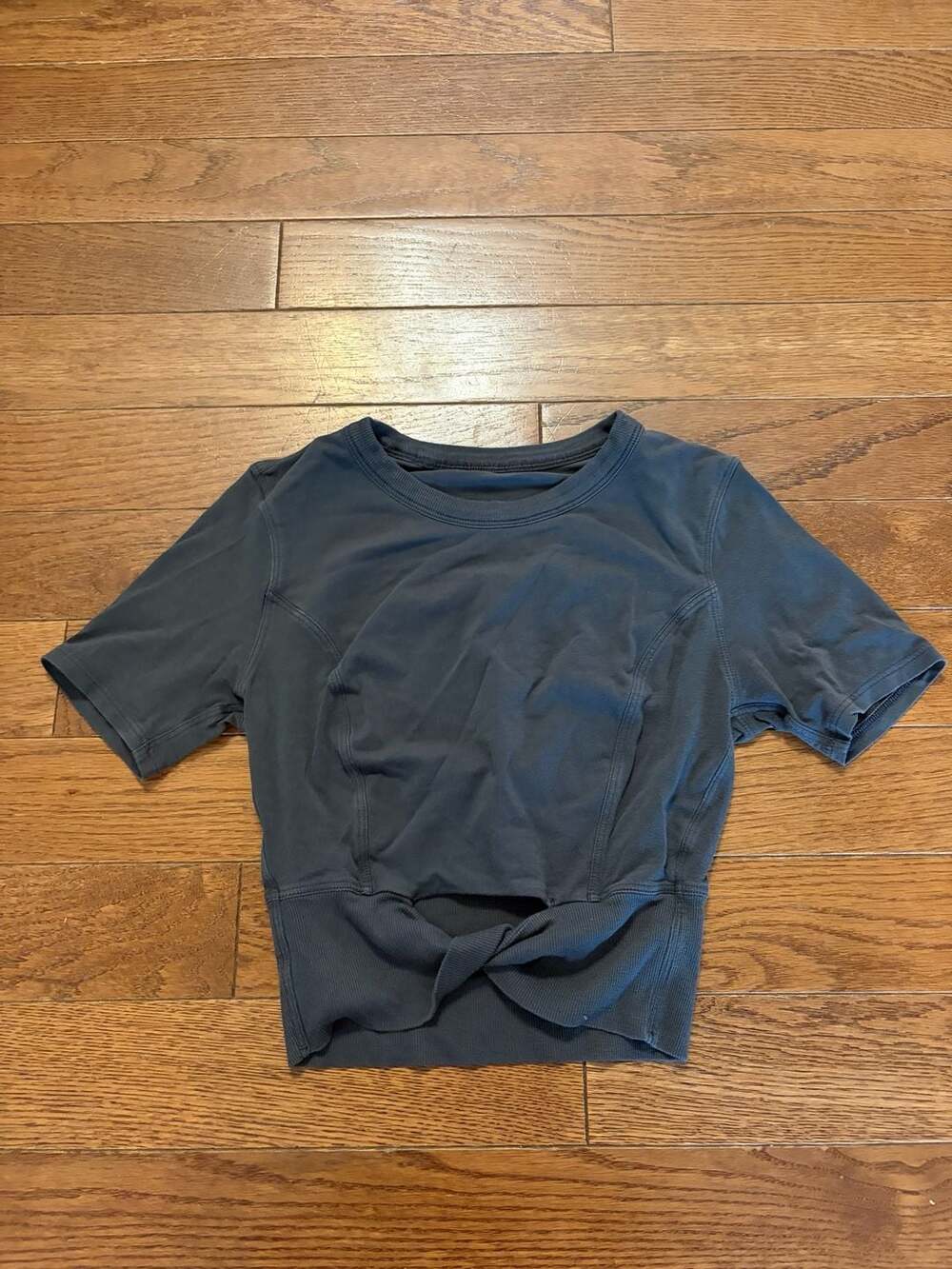 Lululemon Nulu Twist-Hem Short-Sleeve Shirt Size 2 Black